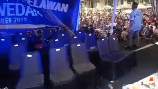 Viral Video Panggung Acara Anies Baswedan Roboh