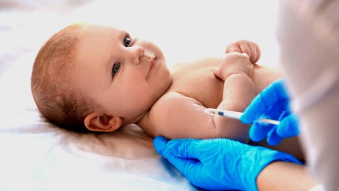 Ilustrasi imunisasi bayi